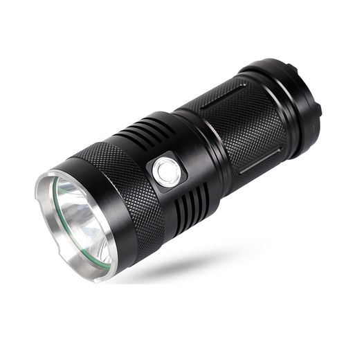Lampe de poche SUPERFIRE-M6-S; LED; 4x2,6 Ah accu.